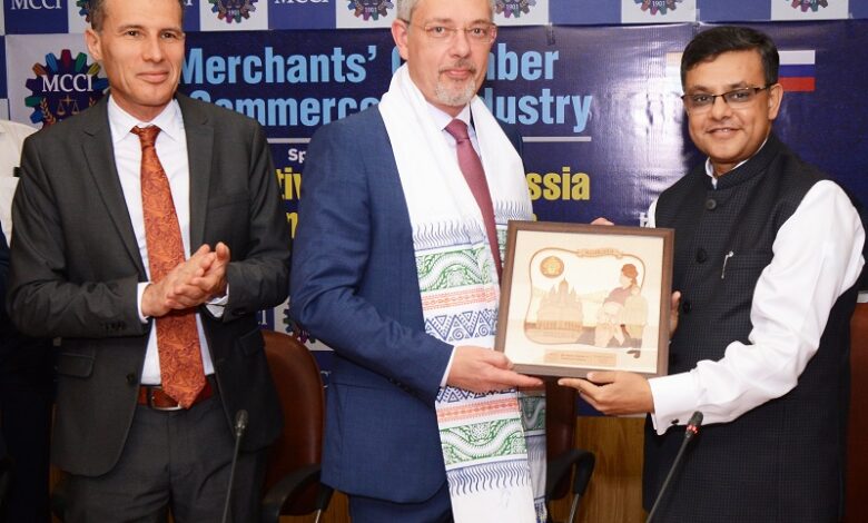 Mr. Rishabh C. Kothari, Immediate Past President, MCCI presenting a memento to H. E. Mr. Denis Alipov, Ambassador Extraordinary & Plenipotentiary of the Russian Federation to the Republic of India. On his right - Mr. Alexey M. Idamkin, Consul General of the Russian Federation in Kolkata at the Special Session on ‘Perspectives of India – Russia Economic Cooperation’ held today at MCCI